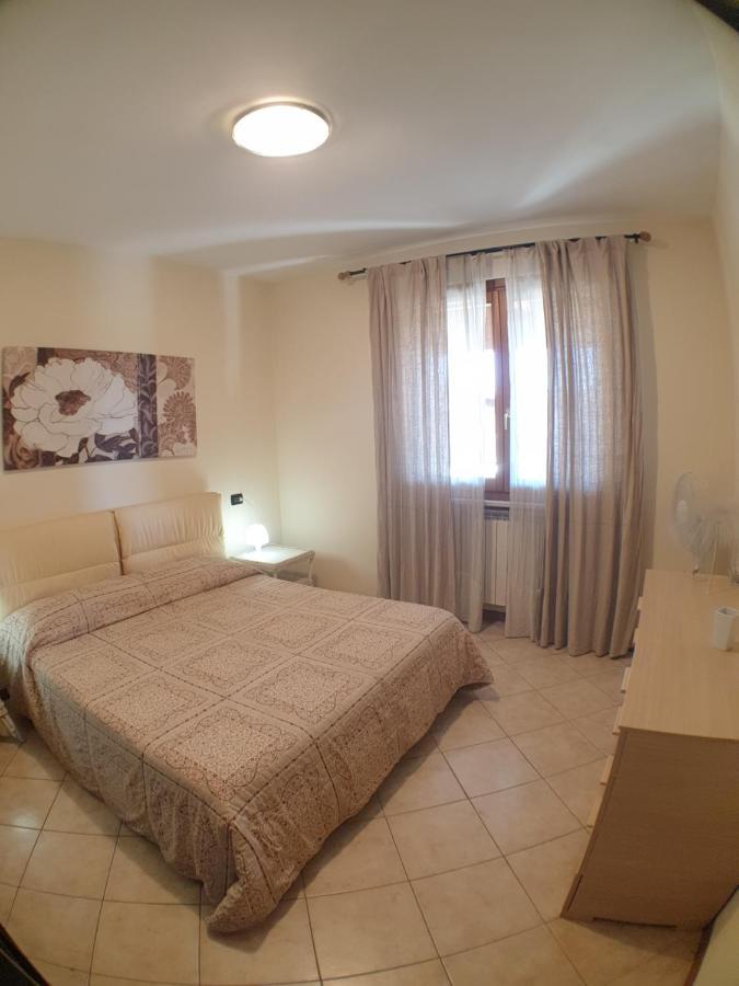 La Fenice Holiday Apartment Manerba del Garda Bagian luar foto