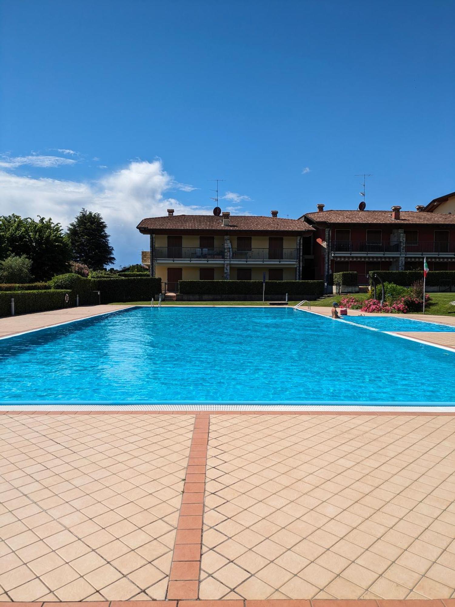 La Fenice Holiday Apartment Manerba del Garda Ruang foto